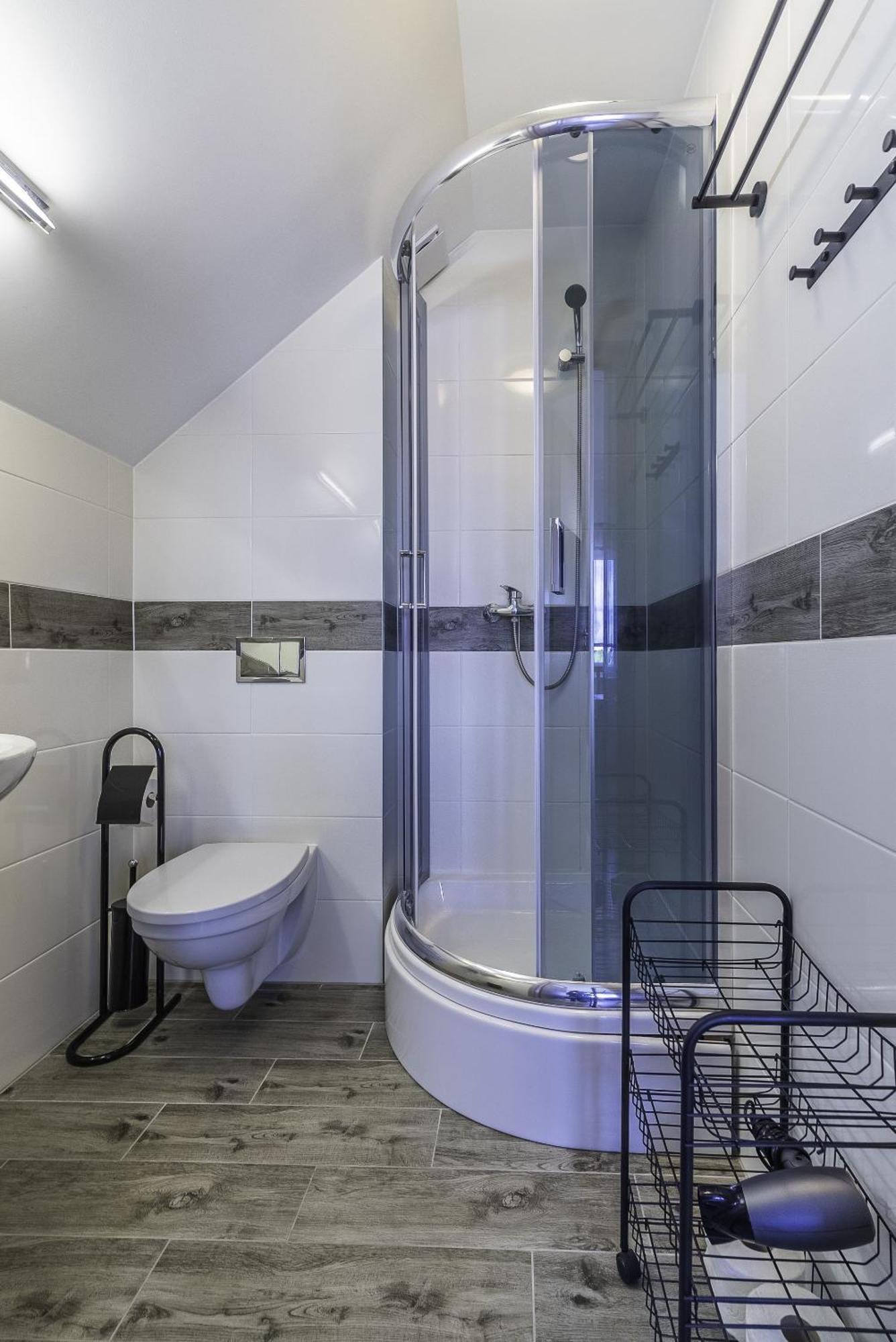 Frajda Domki - Apartamenty 6-Osobowe - Salon I Dwie Sypialnie Oraz Studia 4-Osobowe - Pokoj Z Aneksem Kuchennym Rewal Exterior foto